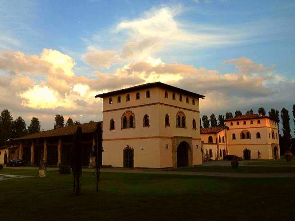 Tenuta Il Tenchio Otel Lacchiarella Dış mekan fotoğraf