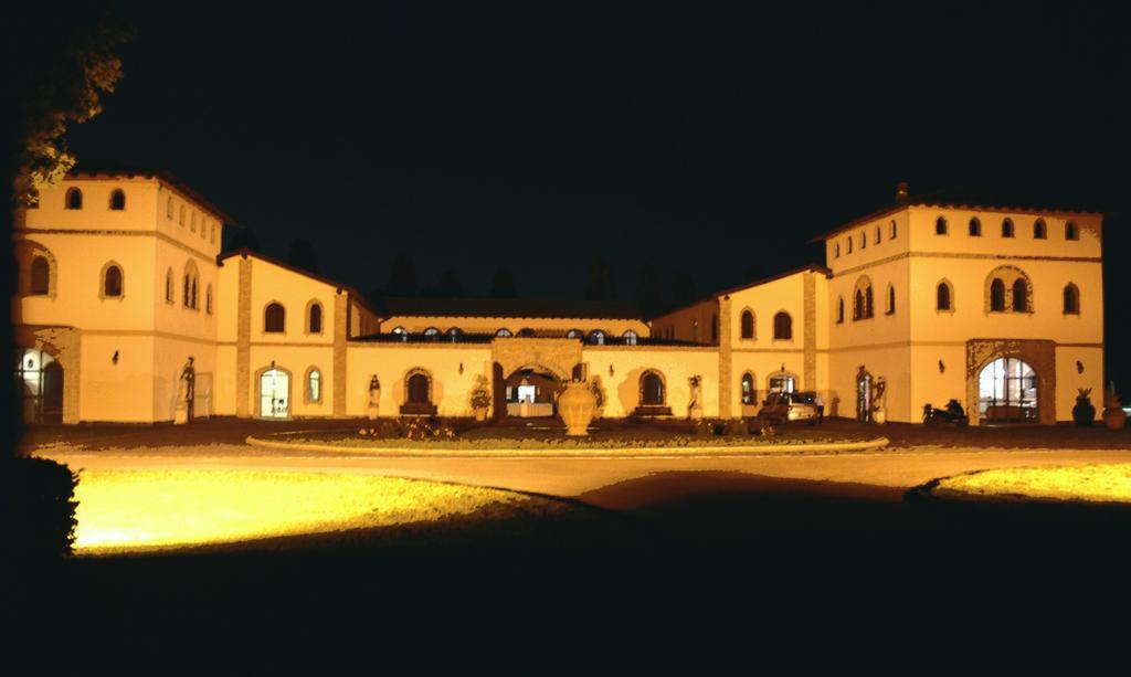 Tenuta Il Tenchio Otel Lacchiarella Dış mekan fotoğraf